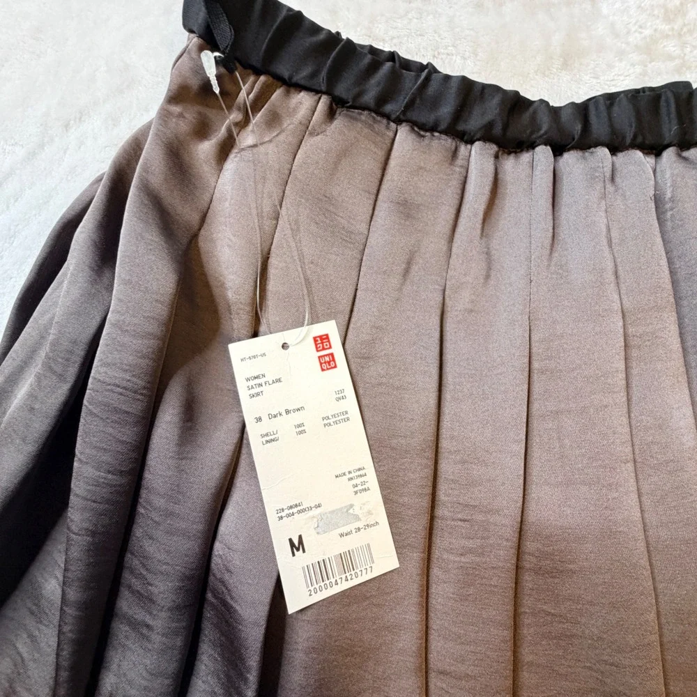 Uniqlo Satin Flare Skirt Dark Brown Pleated Dark academia,Gothic, dark Romantic‎